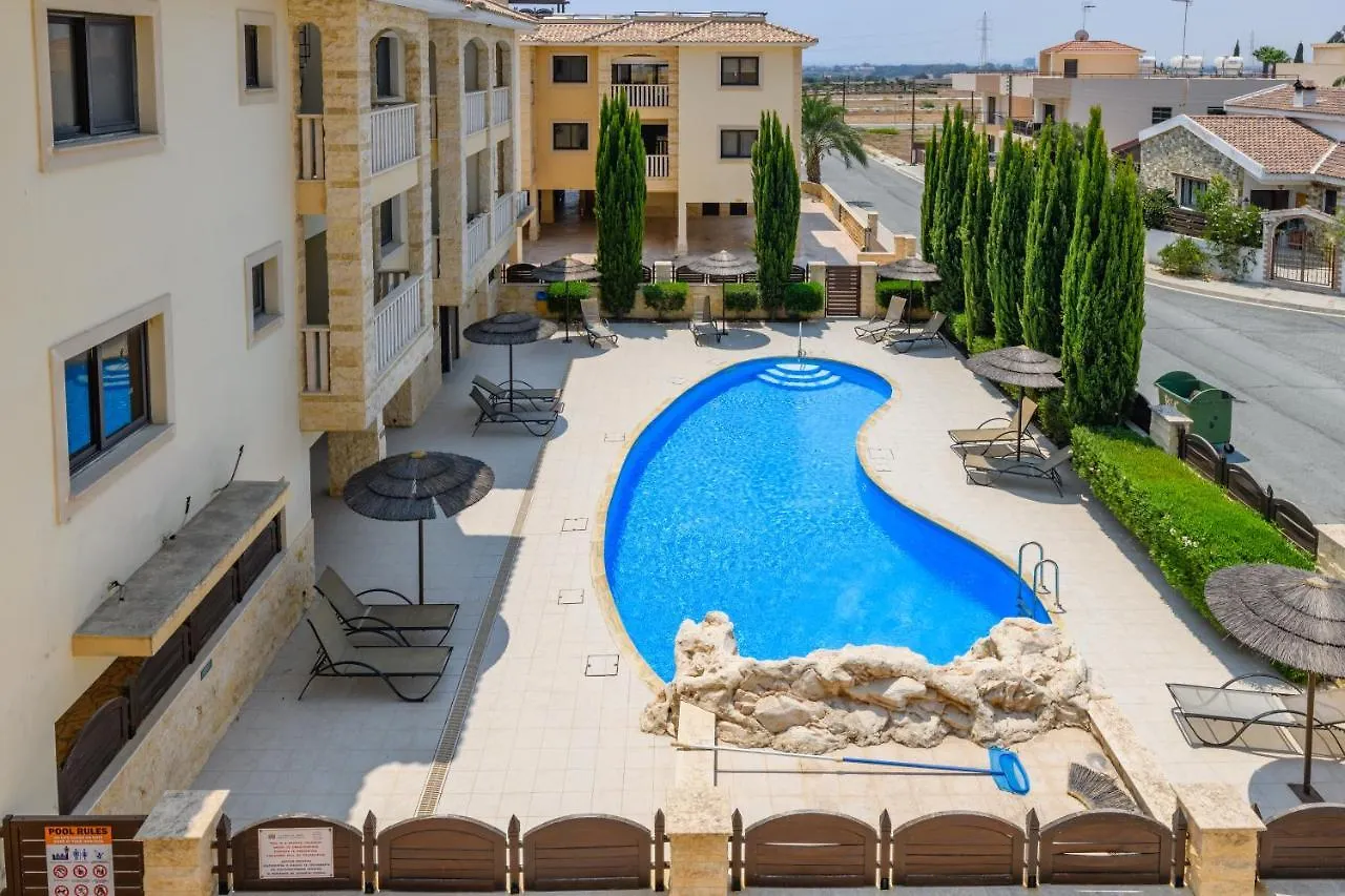 Blue Serenity Complex لارنكا
